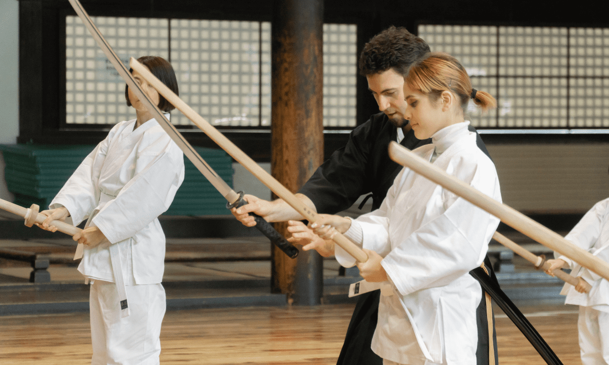 剣道を教えている風景